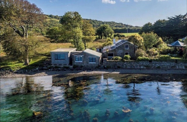 Mulroe Cove - House