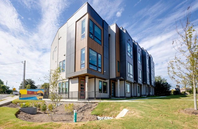 Music City Abode & Cowgirl Up - Dual Townhomes!