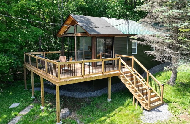 Muskoka 2-bedroom Cottage (Pier 100 #10)