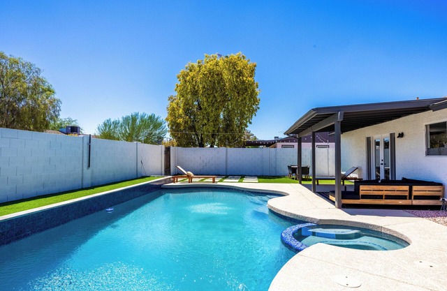 MUST SEE! Heated Jacuzzi w/Pool! Newly Remodeled! Mid-Century Modern Decor!