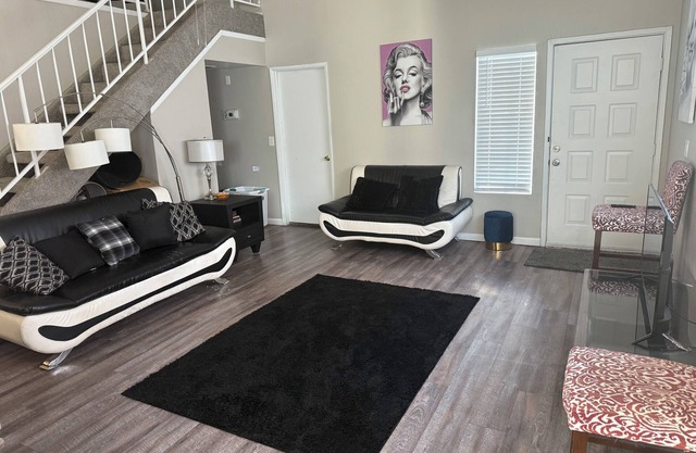 My Cozy Condo , North Phoenix Area Close to Freeways and Shopping