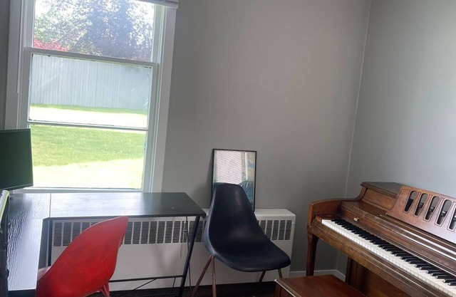 My Grandmother's cozy home - FREE Laundry & Wi-fi