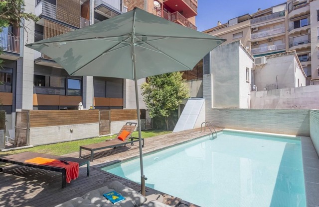 My Space Barcelona 2 duplex for 16 people with terrace/pool in the center