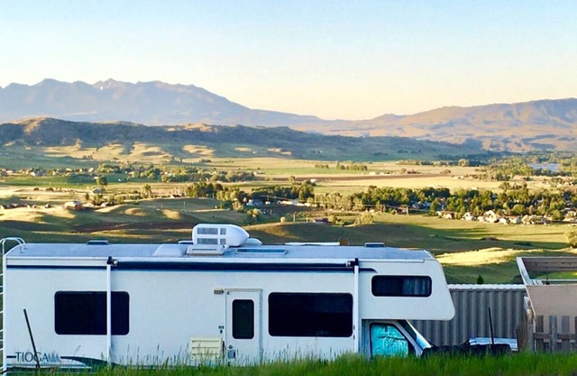 Mystic Mountain RV. 3 Nite min & is a Sationery Rental (NO driving).