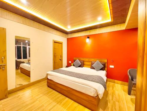 Naini Lake View Hotel Abha Stay Near Mall Road