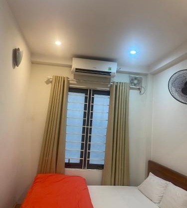 Nam Cường Motel - Phòng đơn có cửa sổ thoáng mát khép kín - Thang máy