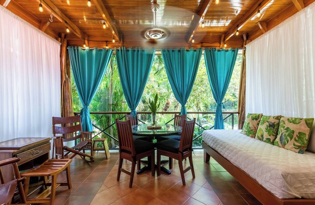 Namaste Beach Bungalow 1 BDR+Loft - 4 Min Walk to Beach