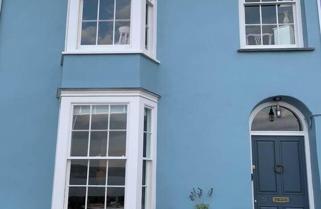 Nant Llys - Spectacularly placed with sea views