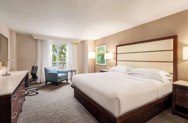 Naples' Stylish Unit w/Shuttle to the Beach and Outdoor Pool | Free Parking