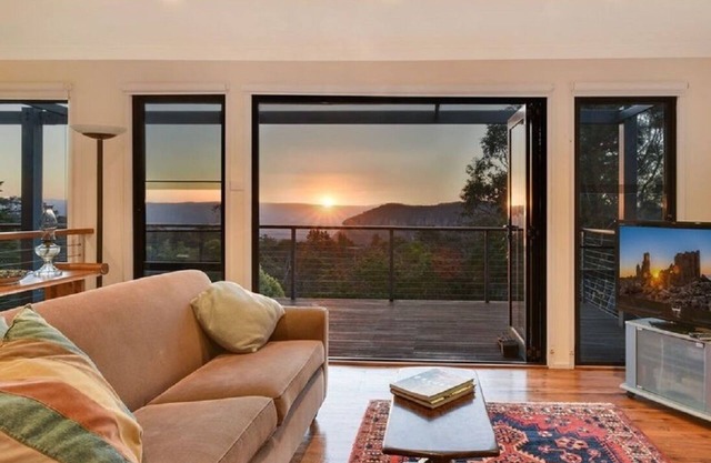 Narrow Neck Views - Spacious Mountains Home with Stunning Views!