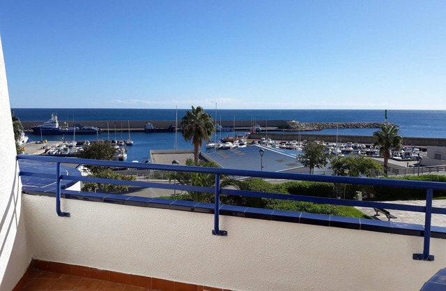 Nautic: Spectacular 1st Line Seafront Apartment