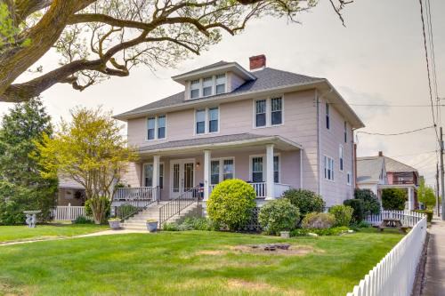 Near Beach and Boardwalk Ocean City Home with Porch