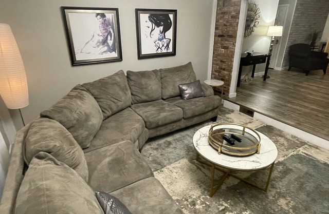 Near Broadripple, Fairgrounds, Downtown & Fort Ben State Park!