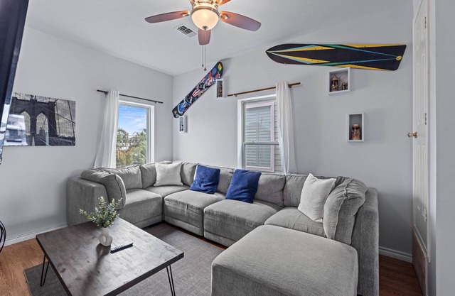Near Downtown Heights Apt | Yard Terrace WiFi Desk