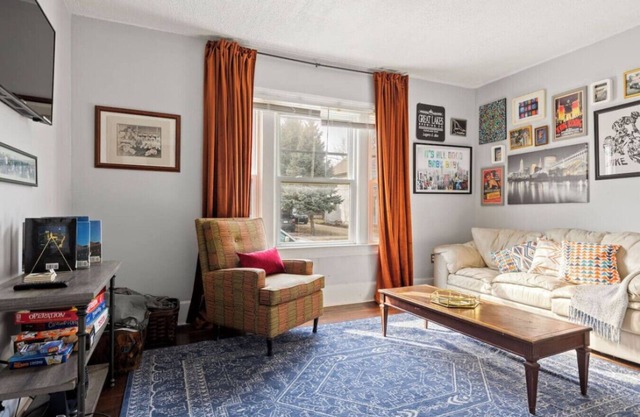 Near downtown, Ohio City, Walkable, Flats!