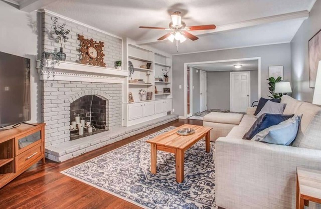 Near Downtown, Shelby Parks Farm - Haddington Home