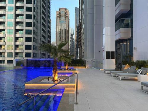 Near Metro & Free Baby Gear - Spacious JLT Studio