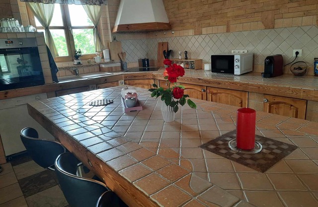 Near to Budapest. Near to the airport. Family-sized apartment. Quiet environment