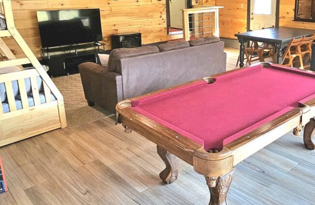 Near Top Trails | HotTub, GameRoom, Playset, Piano
