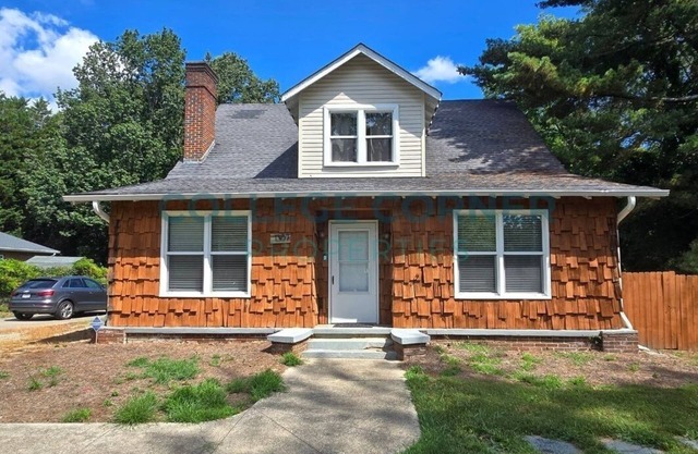 Nearby WFU 4-bedroom house in charming Winston-Salem with AC