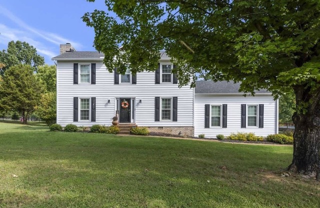 Neighborhood Retreat Big Yard + Game Room