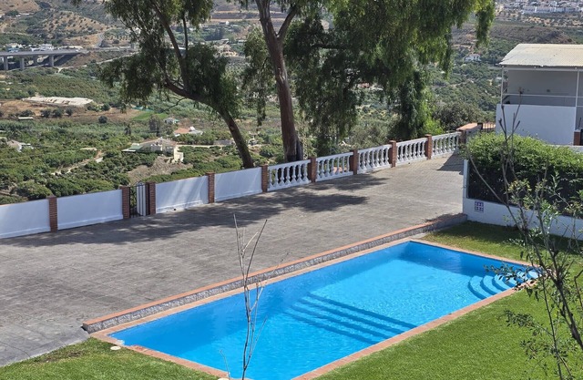 Nerja Paradise Rentals - Villa Alminares