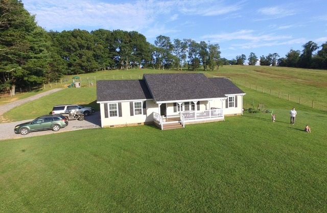NetZero 3 Bedroom Farmhouse on Blue Ridge Parkway