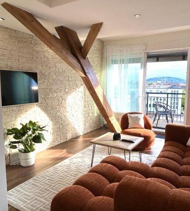 NEU! #CN Penthouse Oak