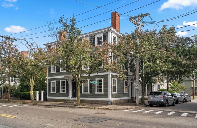 NEW 1803 Historic Apartment in Heart of Salem Steps to Haunted Happenings!