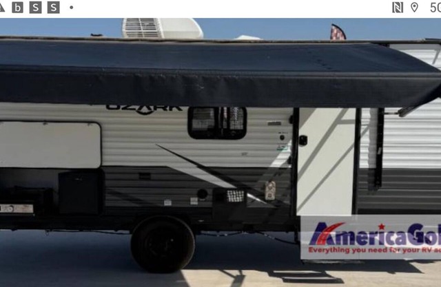 New 2-bed RV with in minutes to everything Bandera with AC.