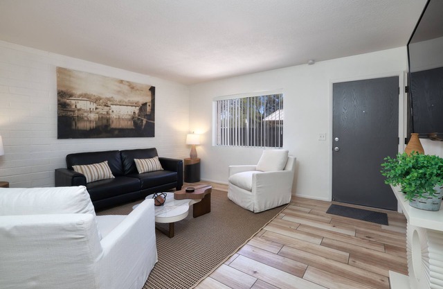 New 2-bedroom 1- bathroom apartment in delightful Tucson with AC,Wi Fi