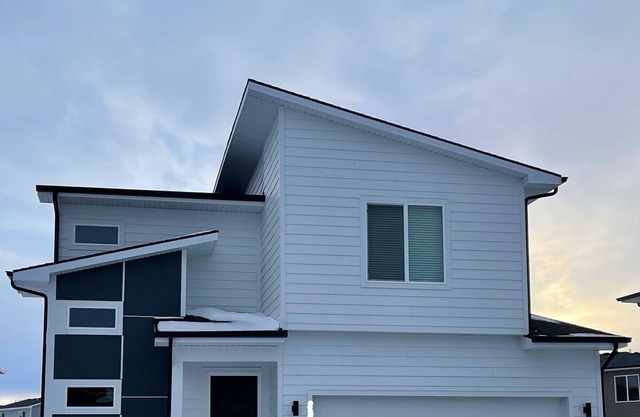 New 3 Bedroom House with attached Garage Parking