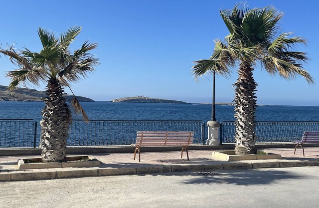 New and Comfortable 7SUN apartment near sandy beach