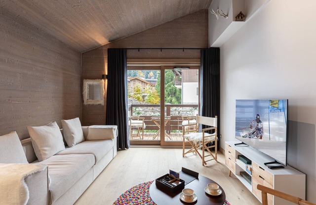 New Apartment in Rochebrune, Megève: 2 Bedrooms, Pool, Gym, Sauna, and Hammam