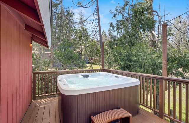 New! Arcade Games, Hot Tub, Fire Pit, BBQ, 3:2