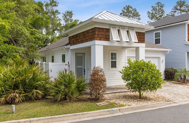 NEW! Avail July 26-Aug. 30-Day Rates Only. Walk to Beach Along Egans Greenway