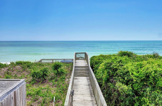 NEW! Boardwalk - Oceanfront Spa - Newly Remodeled, Best Location Walk everywhere