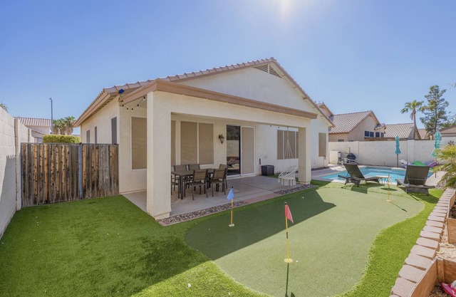New Boho Chic 4 Bed/2 Bath Vacation Home