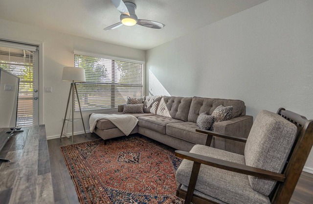 *NEW* BRAND NEW UPDATED CONDO W/MOUNTAIN VIEW'S