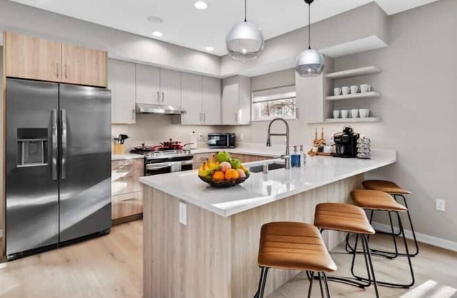 New built w/free parking off Brady St. Fiserv Forum, Summer Fest and Lakefront!