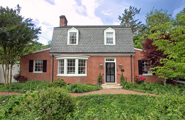 New! Cameron Cottage | Best UVA Neighborhood