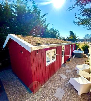 New Charming Scandinavian eco house with garden and jacuzzi