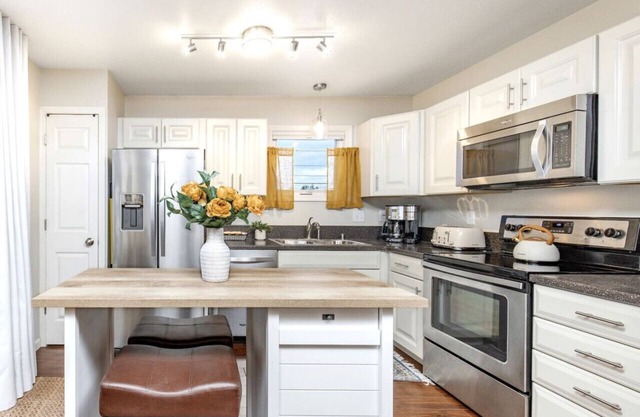 NEW Charming South Anchorage Retreat