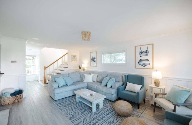 New! Close to Beach w Hot Tub!