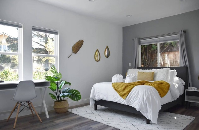 NEW Colorful + Spacious 3BD/2BA Home in the ❤️of Mill Valleyn- Fully remodeled