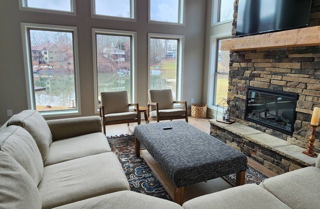 New Construction! Lake Front Cottage.