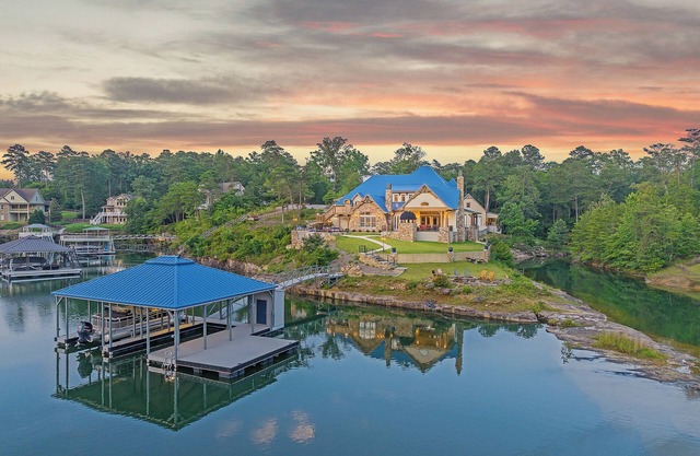 NEW! Country Villa: Dock, Pool, Spa, Waterfall, Grotto, Firepit, Fishing hole.