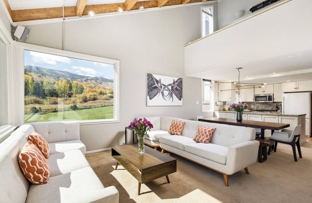 New! Family friendly Snowmass retreat w. hot tub and pool. 5 minutes to resort!