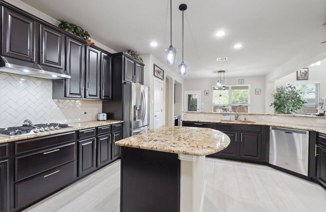 New Family Home ~ Neighborhood Pool ~ Media/Game Rooms