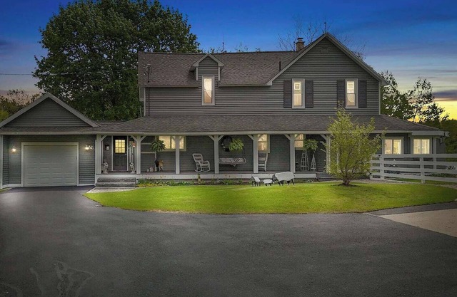 NEW! Farmhouse Therapy - Lake/Pool/Hot Tub/Kayaks